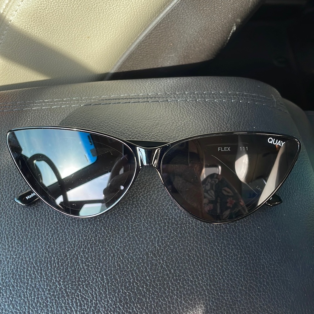 Quay Women’s Sunglasses Cat Eye Black - Barely worn - Like new